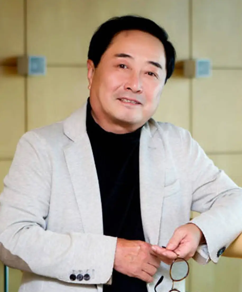 Portrait image of Jin Ho Lim - Jin Ho Lim in New York, NY